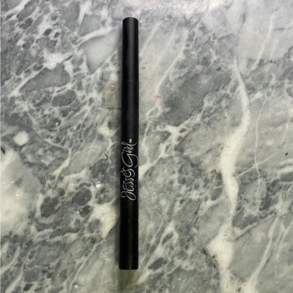 New Jessie’s Girl Liquid Eyeliner Black